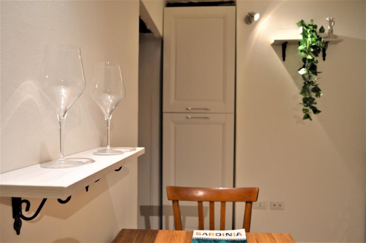 Domu 600 - Suite Mini Appartamento Cagliari Centro Storico מראה חיצוני תמונה