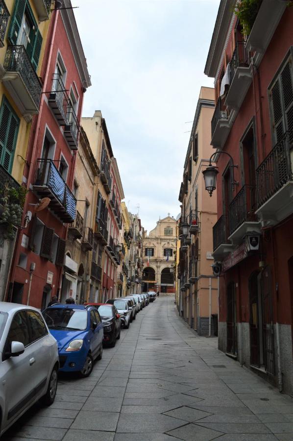 Domu 600 - Suite Mini Appartamento Cagliari Centro Storico מראה חיצוני תמונה